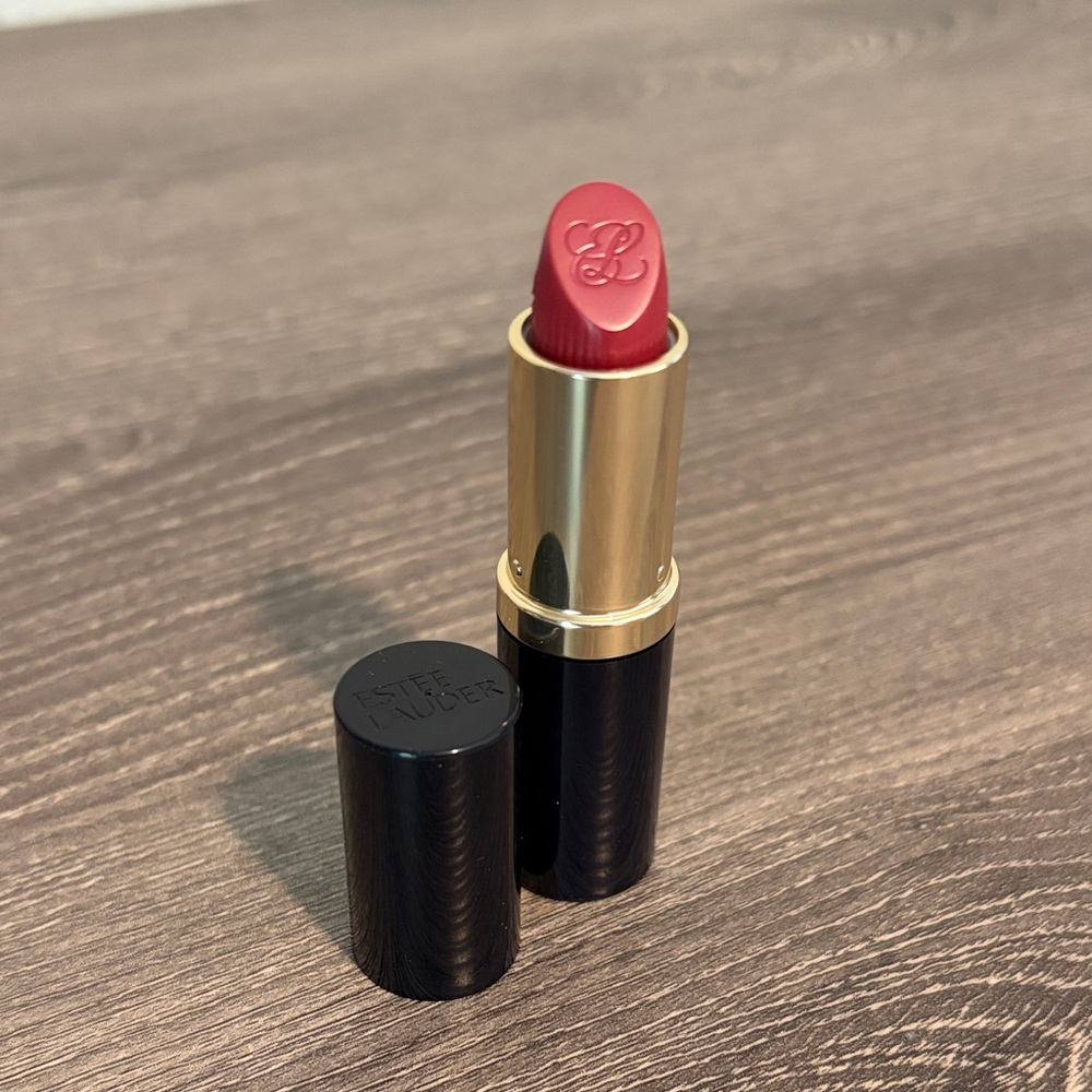 NWT Estee Lauder #420 Rebellious Rose Pure Color Lipstick Creme 3.5g